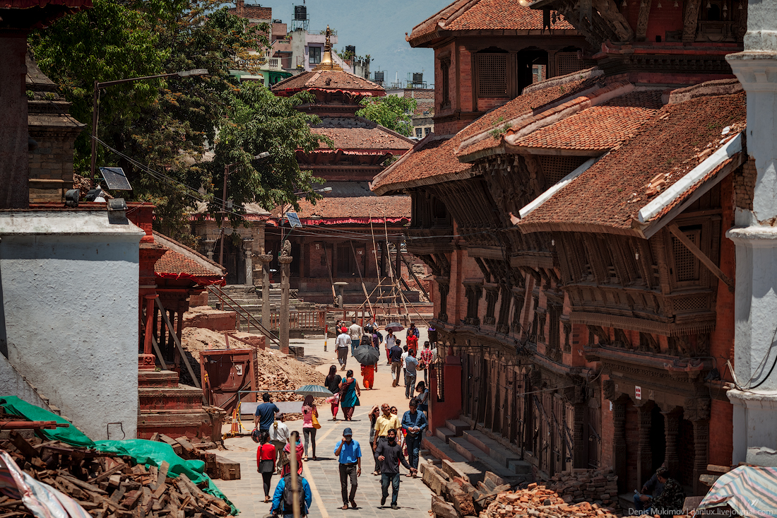 Kathmandu. The streets and shrines_06