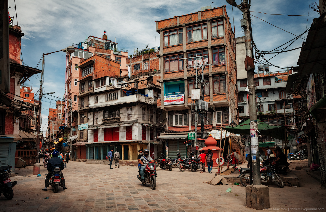 Kathmandu. The streets and shrines_19