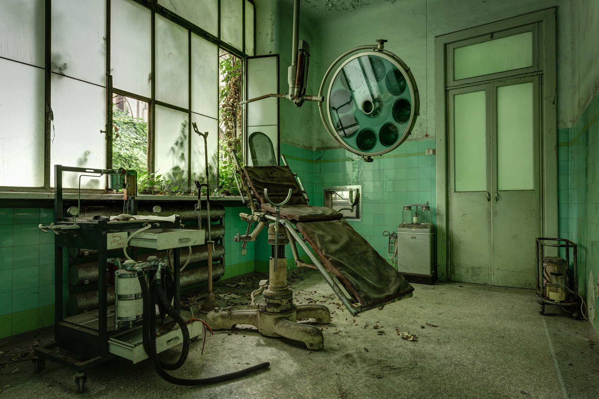 Abandoned psychiatric hospital 00