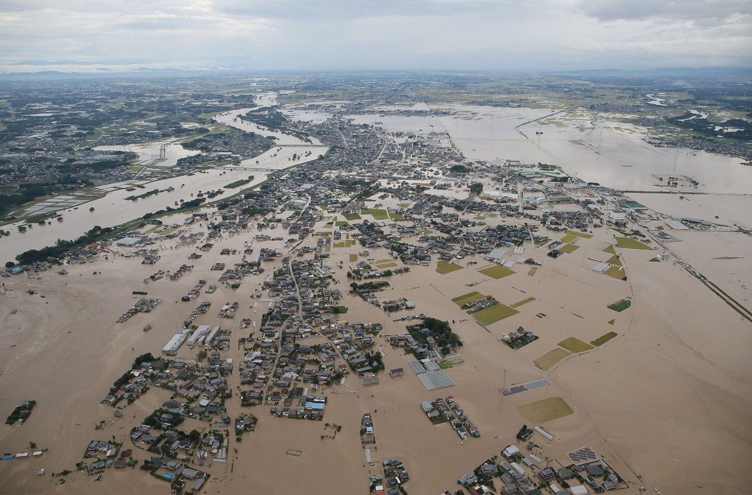 Typhoon Etau Triggers Flooding in Japan 03