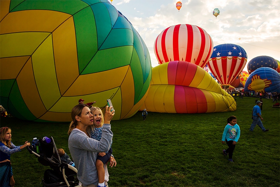 Annual balloon festival in Albuquerque 07