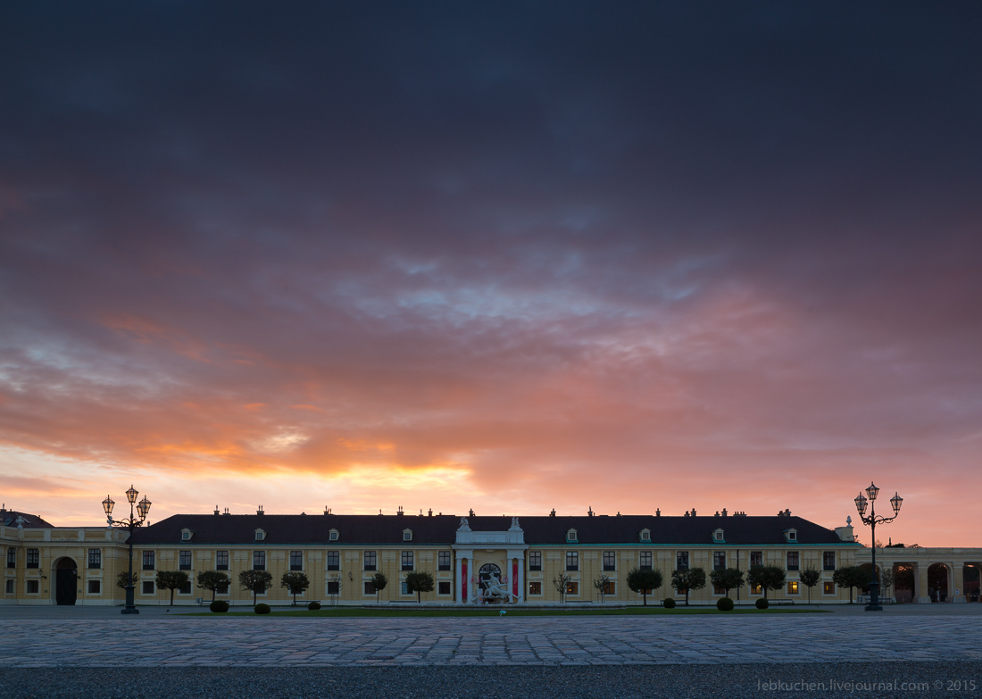 Dawn at schönbrunn Palace 08