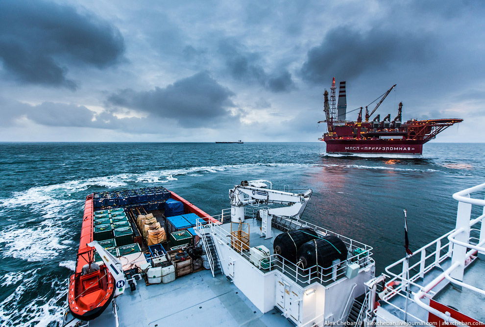 How extract oil in the Arctic on the Prirazlomnaya platform 21