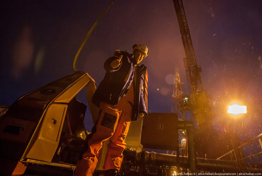 How extract oil in the Arctic on the Prirazlomnaya platform 24