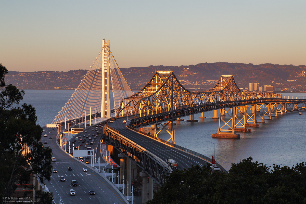 San Francisco is a City of bridges and fog 004