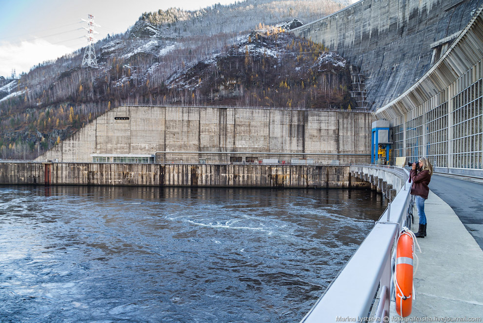 The largest HPP in Russia 28