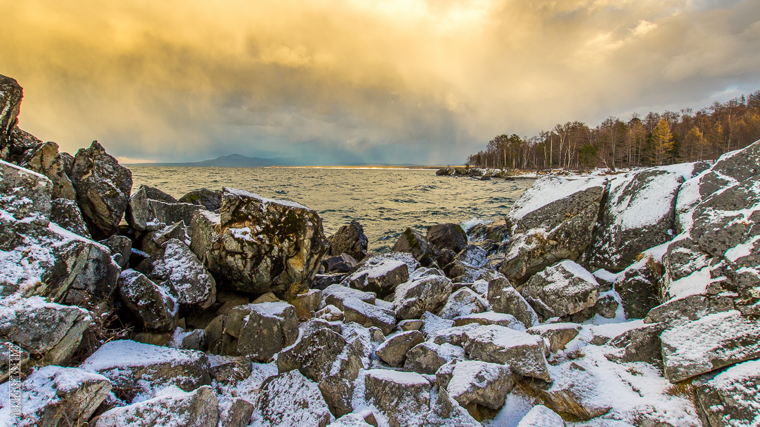 The waves, the snow and rocks of the Baikal 15