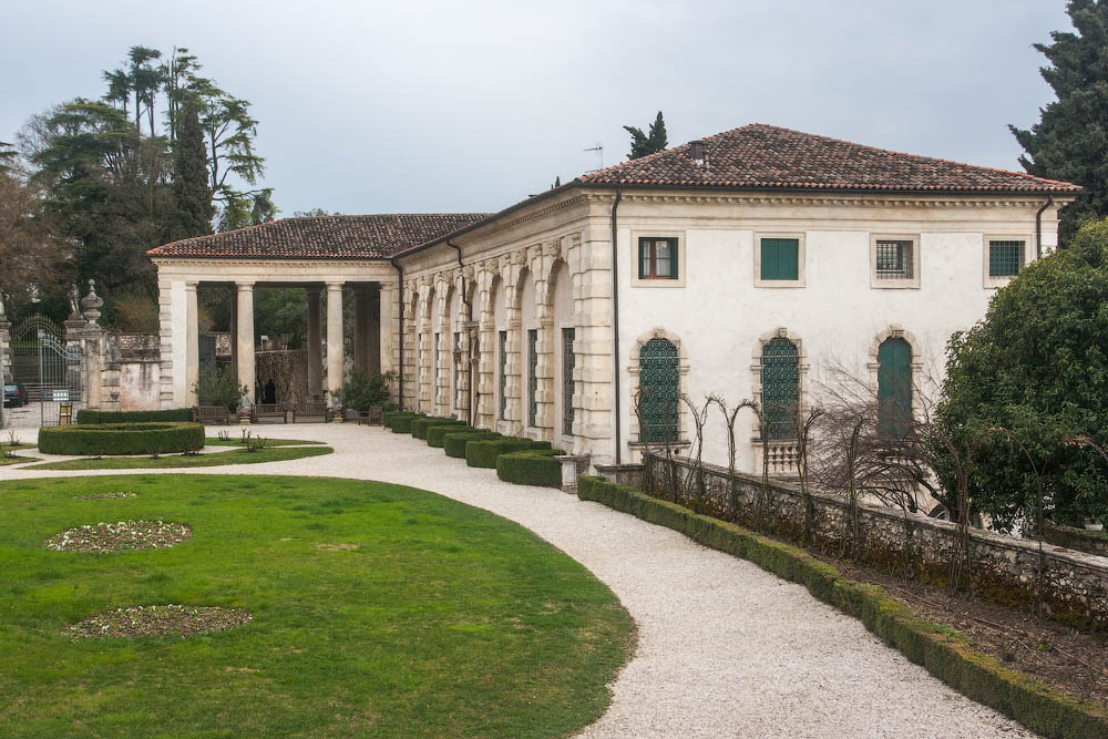Villa La Rotonda and Villa Dwarfs, Vicenza 11