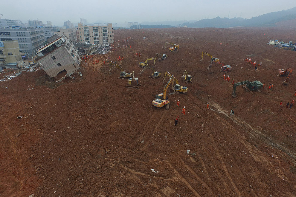 A Massive Landslide of Mud Shenzhen, China 05