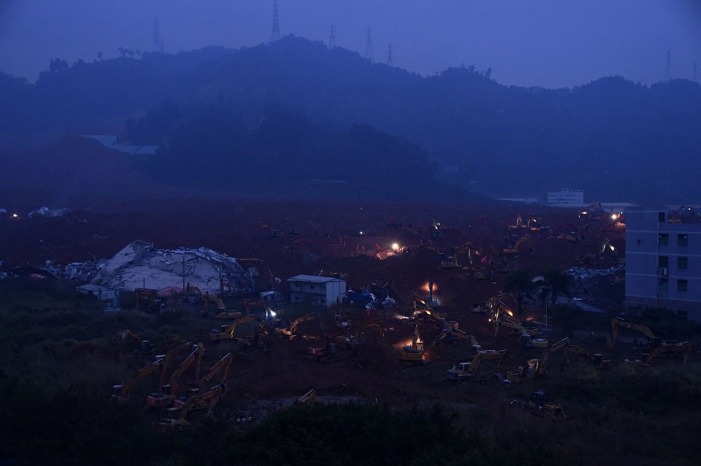 A Massive Landslide of Mud Shenzhen, China 12