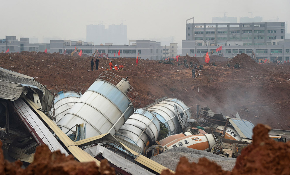 A Massive Landslide of Mud Shenzhen, China 17