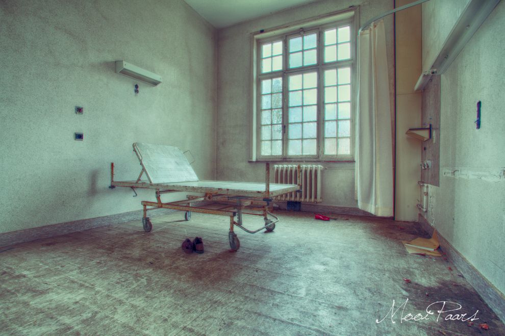 Abandoned psychiatric hospital in Belgium 02