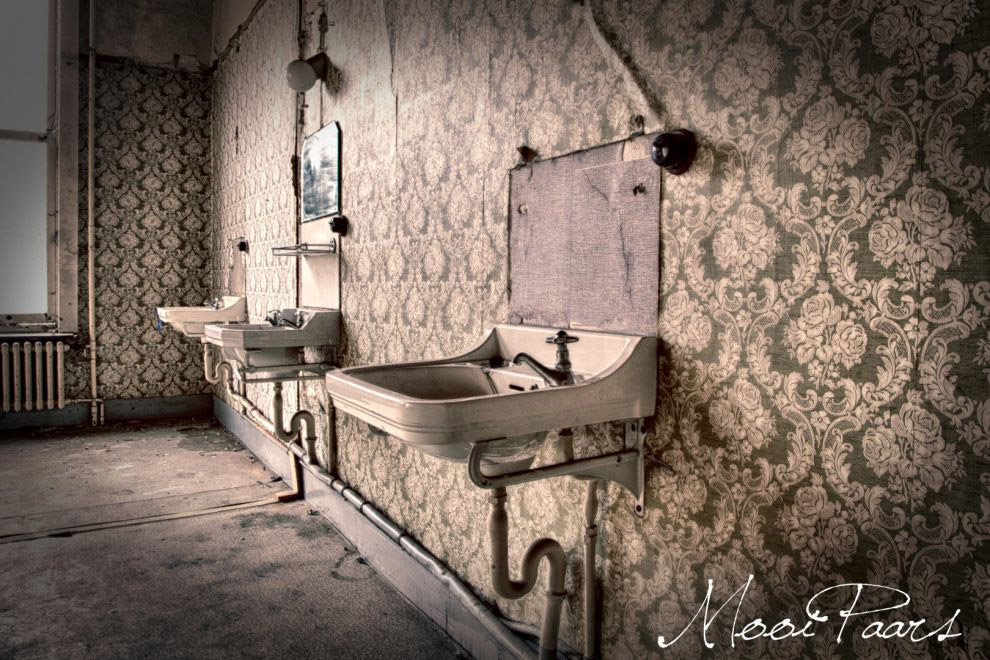 Abandoned psychiatric hospital in Belgium 12