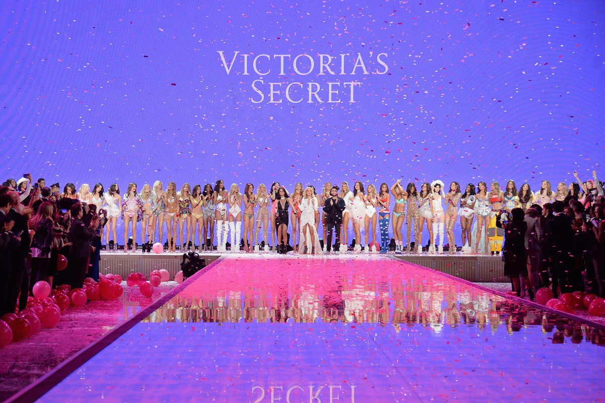 All the outfits from the fashion show Victoria's Secret Fashion Show 2015_02