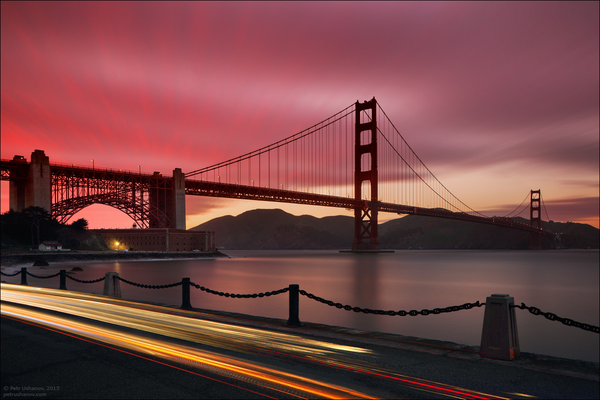 San Francisco is a City of bridges and fog 01