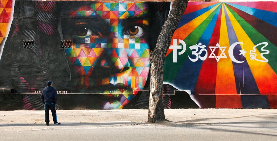 The Kaleidoscope Street Art Portraits of Eduardo Kobra 10
