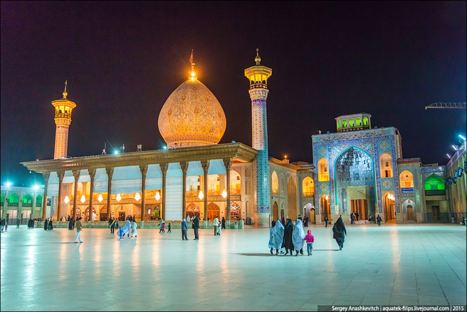 The mausoleum of Shah cheragh in Shiraz Iran 06