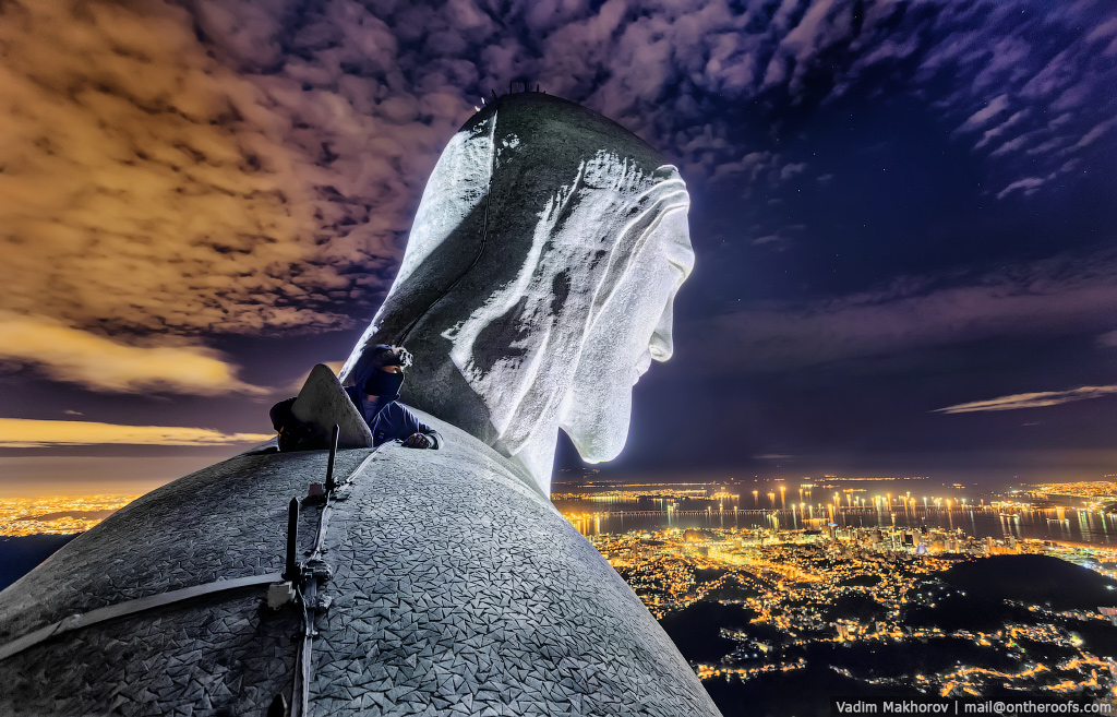 The top of the statue of Christ the Redeemer in Rio de Janeiro 01