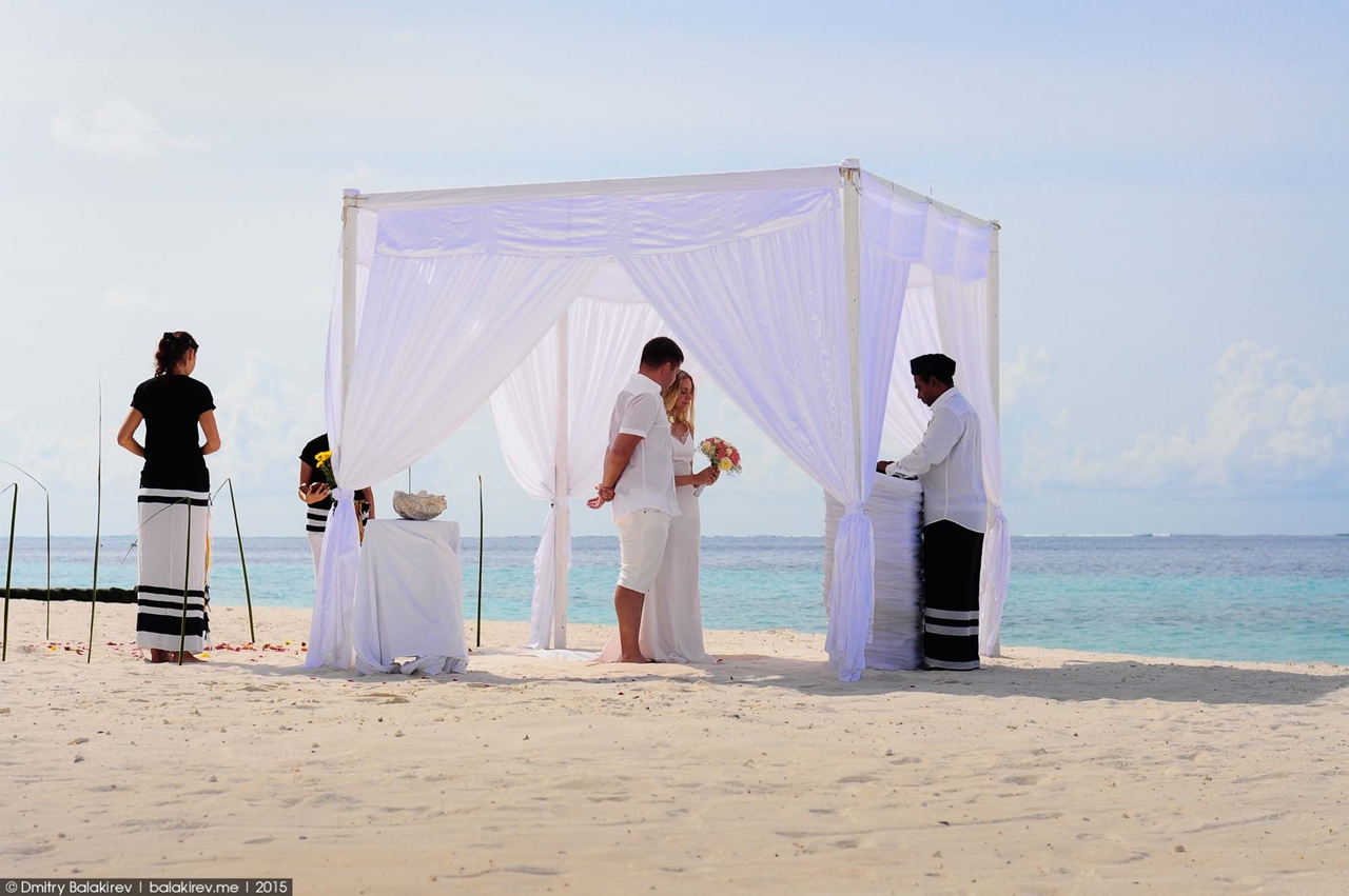 Wedding ceremony in the Maldives 06