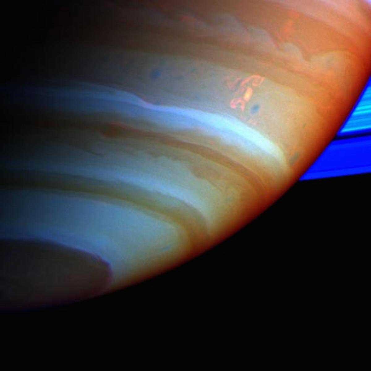 Amazing photos of majestic Saturn 12