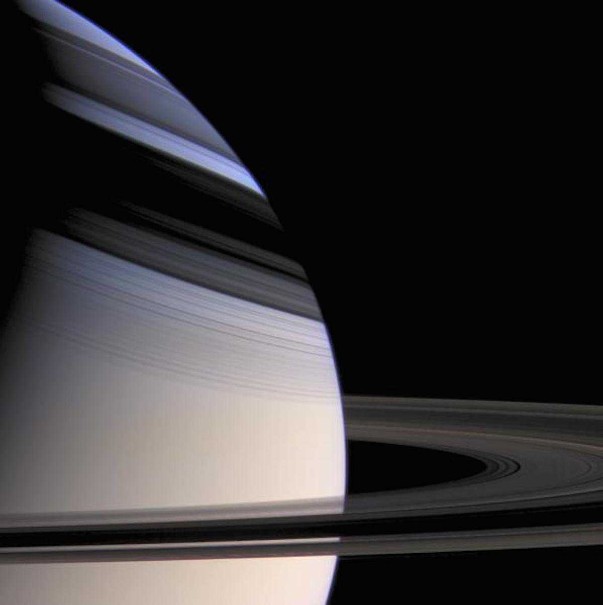 Amazing photos of majestic Saturn 18