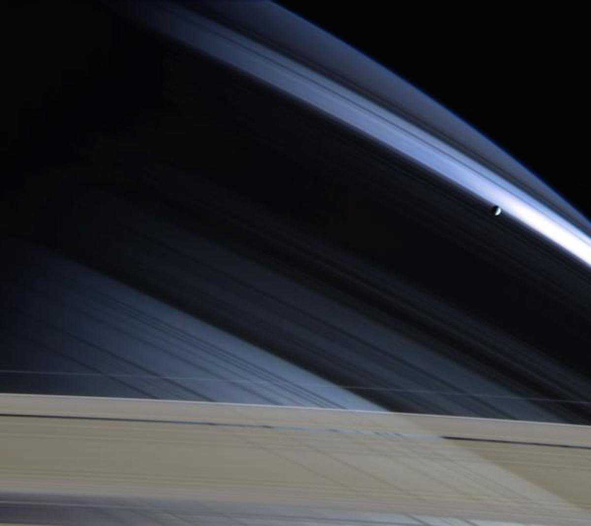 Amazing photos of majestic Saturn 19