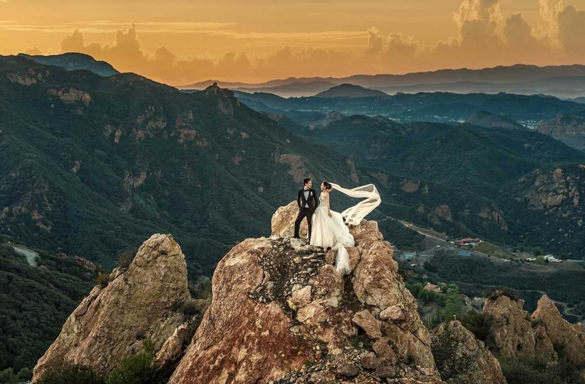 Best wedding photos of the 2015 version of the Junebug Weddings 01