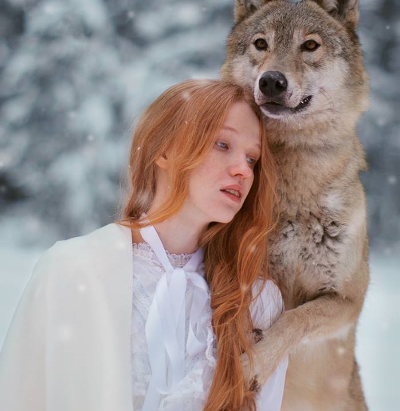 Harmony with nature in the portraits of girls with wild animals 05