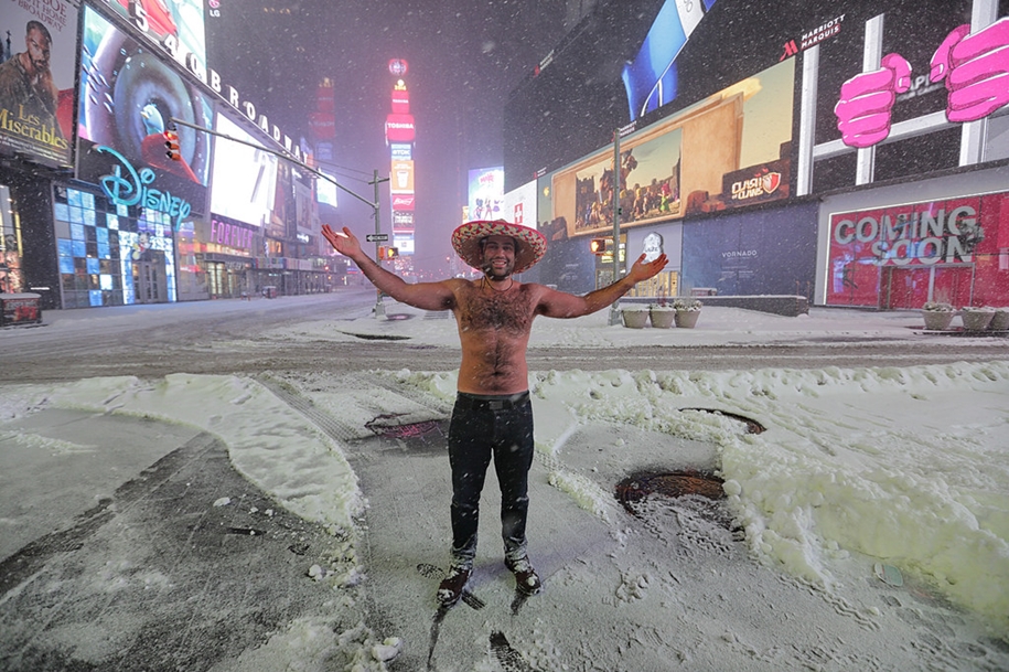 New York got snowed in 02