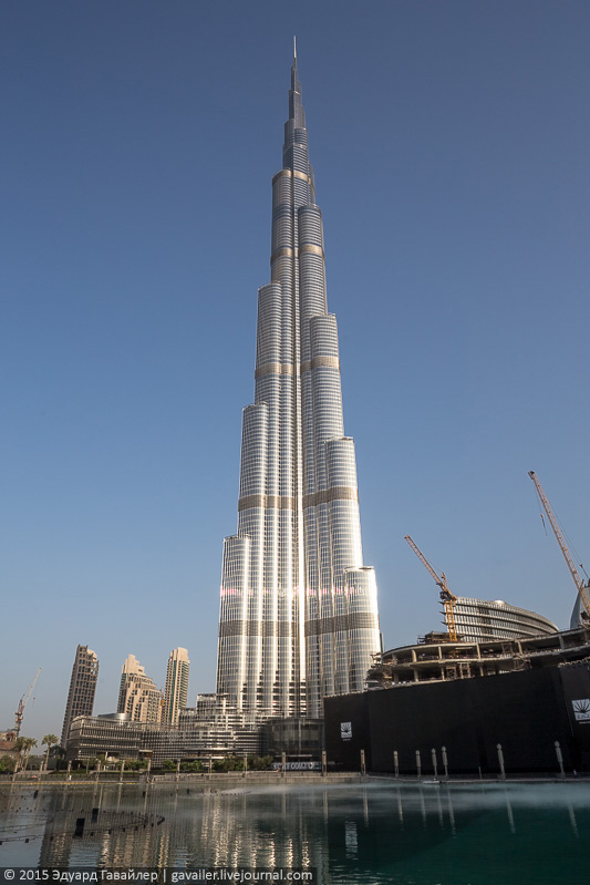 The Burj Khalifa is a skyscraper No. 1_05
