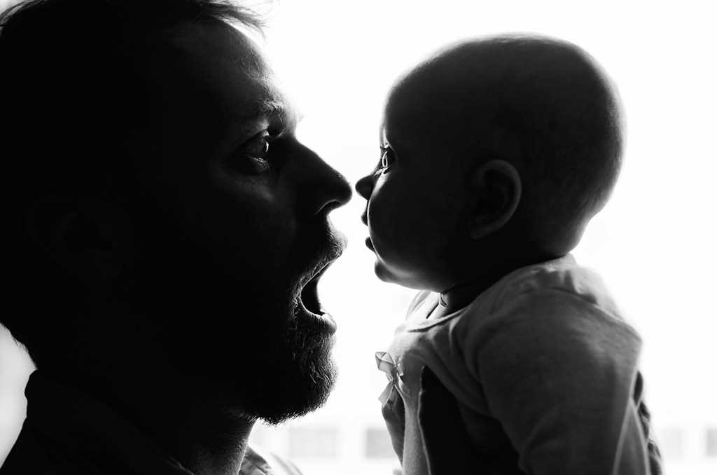 Fatherly love. the Best photos of fathers with young children 26