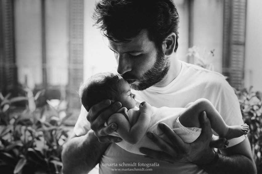 Fatherly love. the Best photos of fathers with young children 37