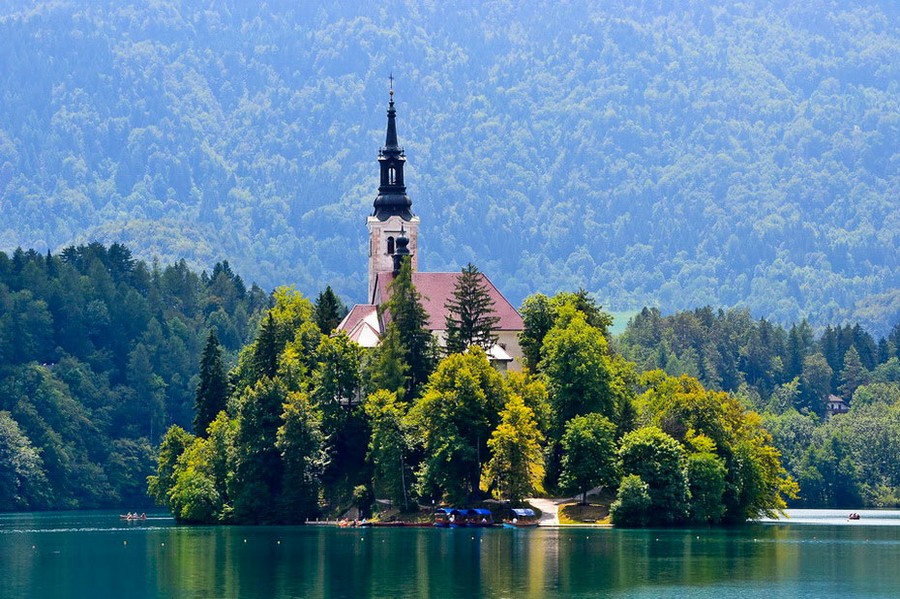 Lake bled in Slovenia 03