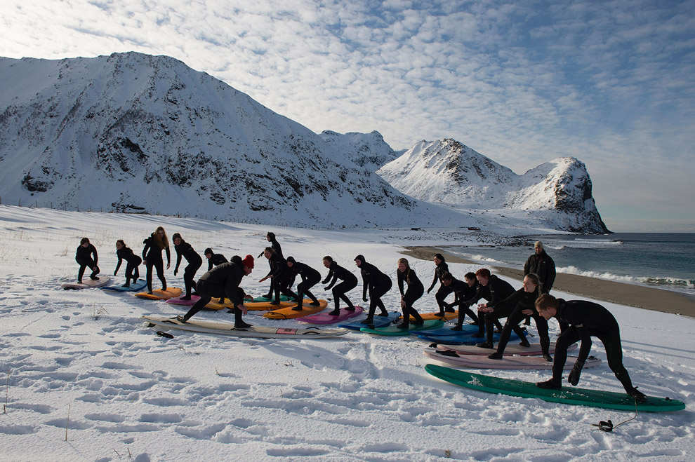 Extreme surfers in the Arctic 05
