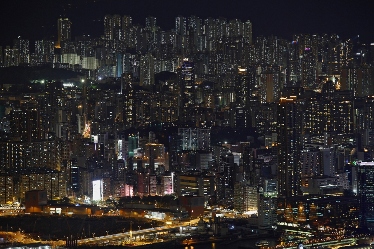 The Dizzying Cityscape of Hong Kong 15