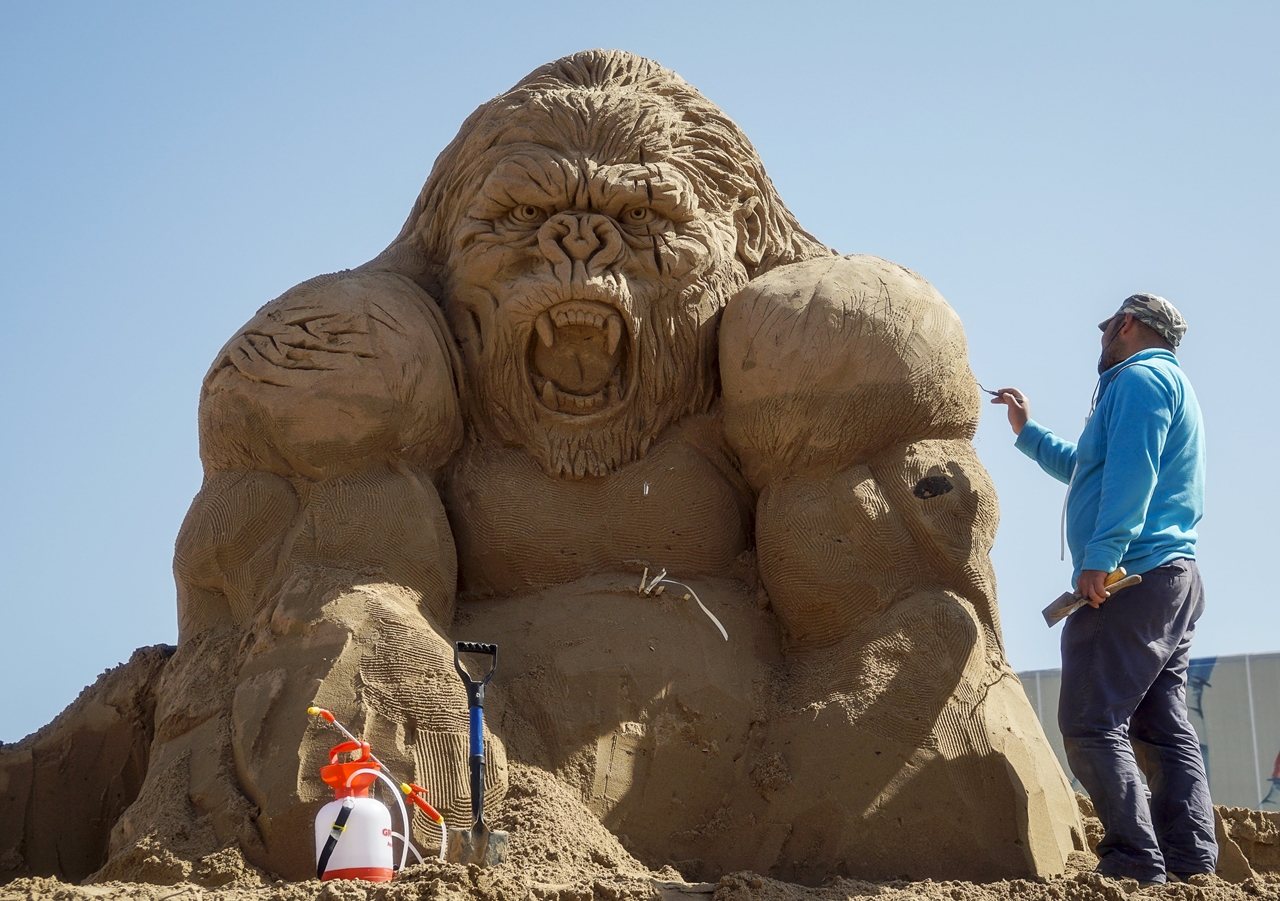 Festival of sculptures from sand in Kazakhstan 05
