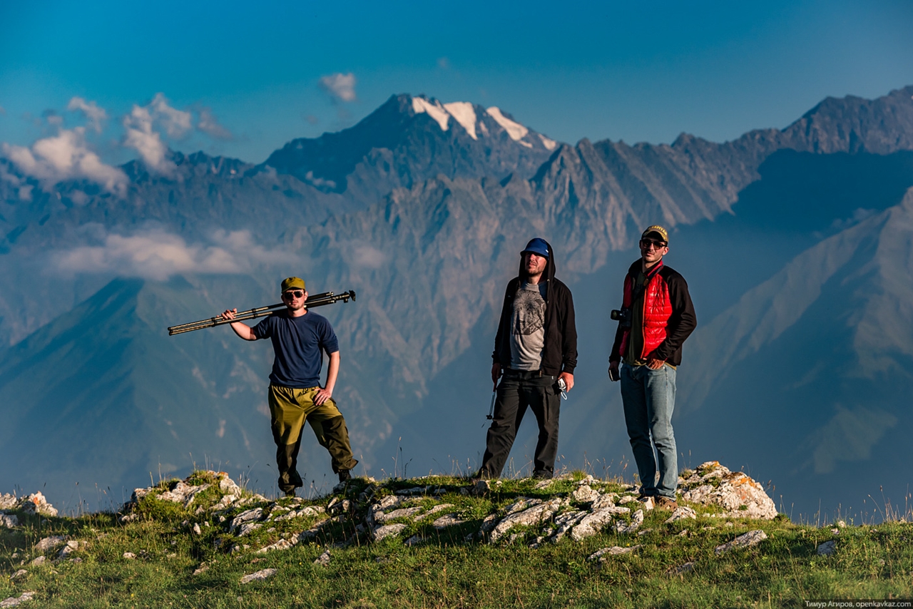 Climbing the mountain Dining room, Ingushetia 18