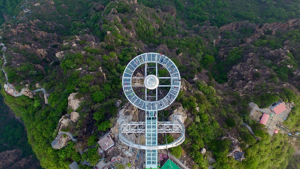 Glass observation deck at a height of 400 meters 04