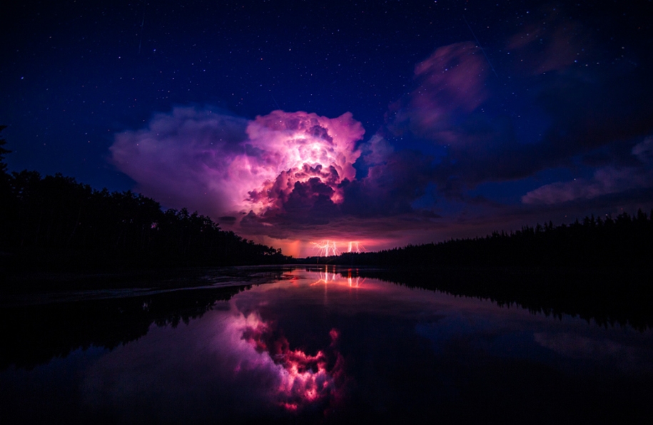 Lightning. natural energy in the lens of professional photographers 29