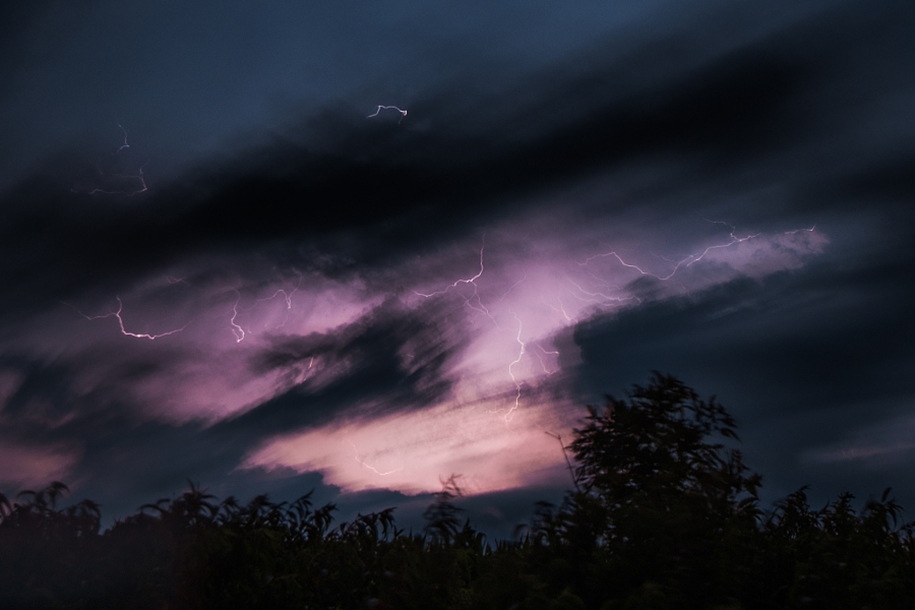 Lightning. natural energy in the lens of professional photographers 34