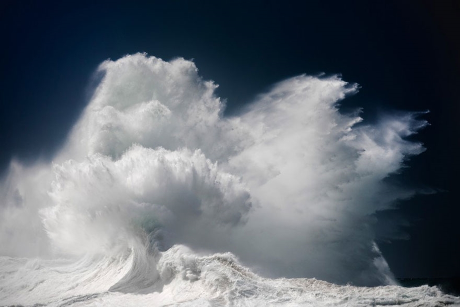The awesome power of the huge waves in photos Luke Shadbolt 02