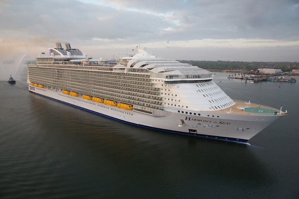 The world's largest cruise ship ready for your first journey 10