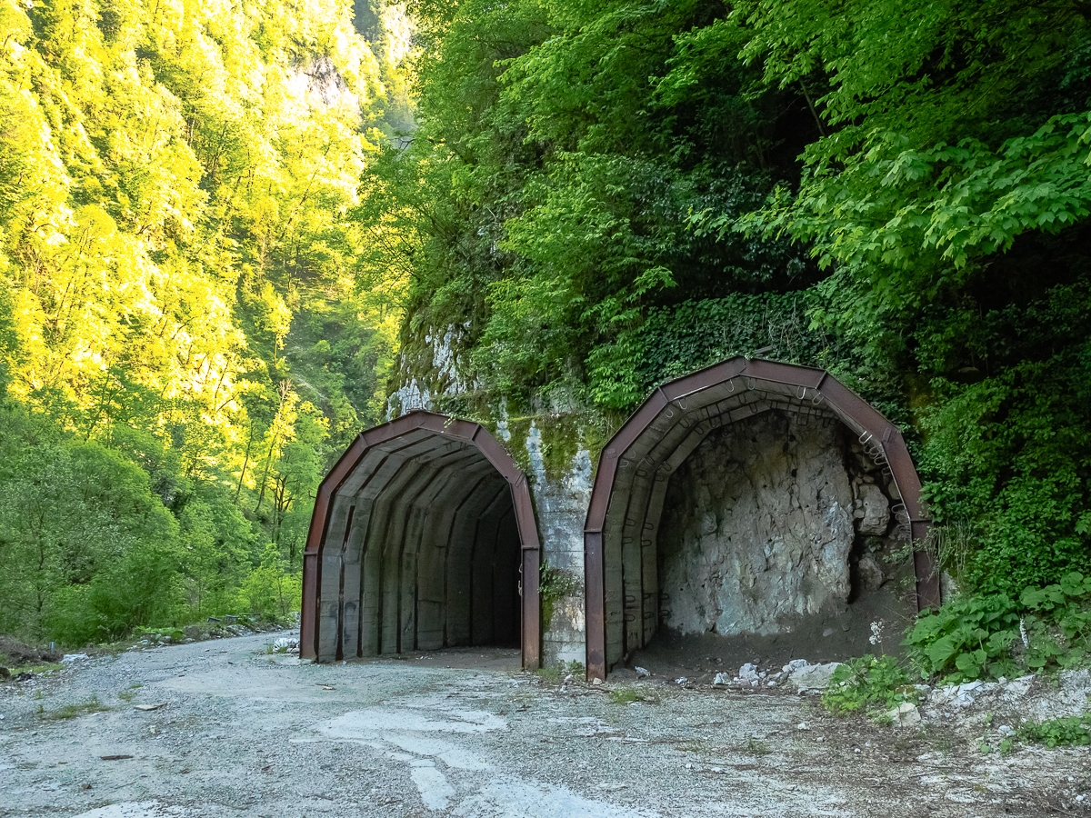 Deadly and terribly beautiful abandoned road to Sochi 08