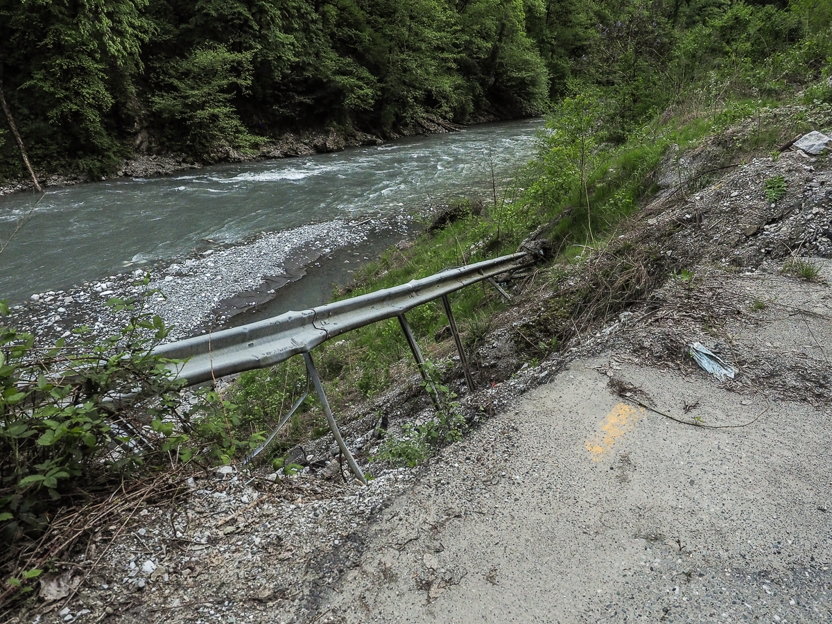 Deadly and terribly beautiful abandoned road to Sochi 22