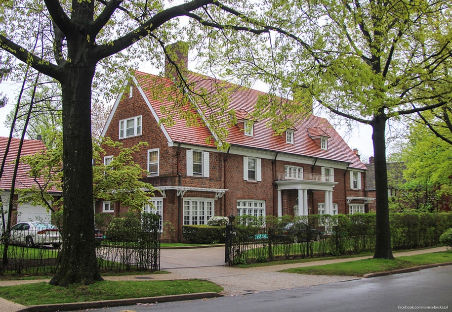 Forest hills gardens is one of the best areas of new York 39