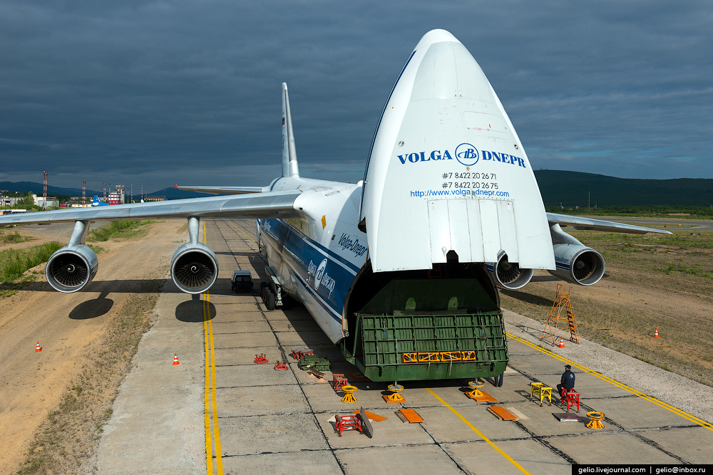 an-124-ruslan-the-worlds-largest-production-aircraft-11