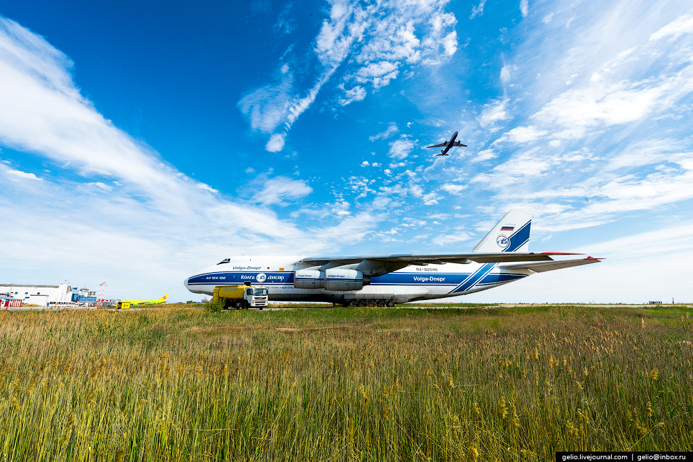 an-124-ruslan-the-worlds-largest-production-aircraft-41