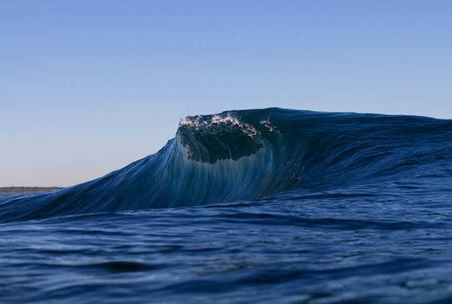 the-waves-of-the-ocean-in-stunning-photographs-by-matt-burgess-06