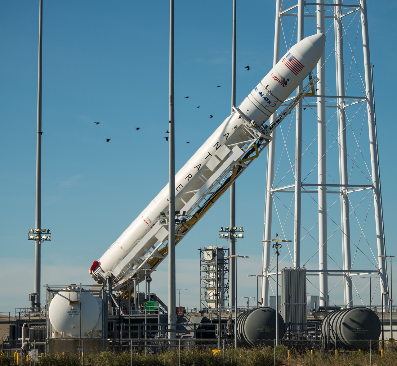 photos-of-the-launch-of-the-russian-spacecraft-soyuz-ms-02-and-the-american-antares-15