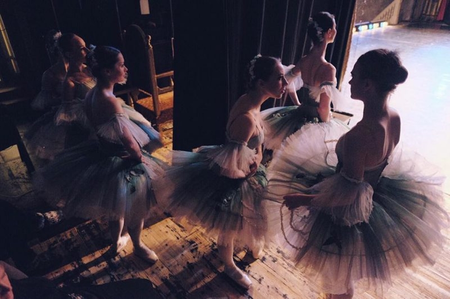 behind-the-scenes-of-the-russian-ballet-photos-ballerina-dariani-volkova-01